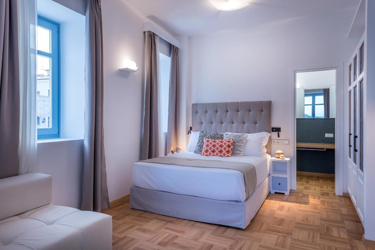 Shapes Luxury Suites Ermoupoli Exterior foto